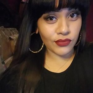 Meet your Posher, Beatriz